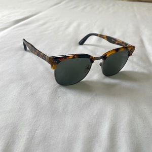 Tom’s Sunglasses